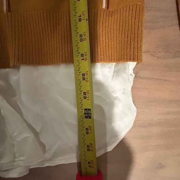 Jones New York Sweater with blouse neck and bottom attached. Size Medium. - Picture 7 of 7